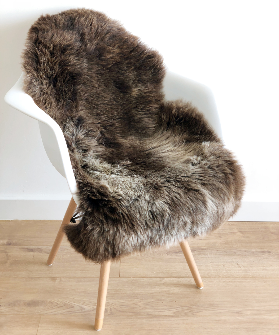 Neuseeland Schaffell Öko Lammfell Unikate braune natur 95×60 cm – Flourou  Luxury Interior Design & Art