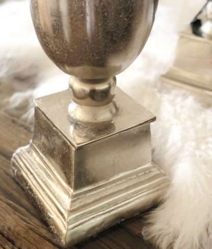 Pokal Vase Amphore Aluminium silber Handarbeit silber mit Sockel