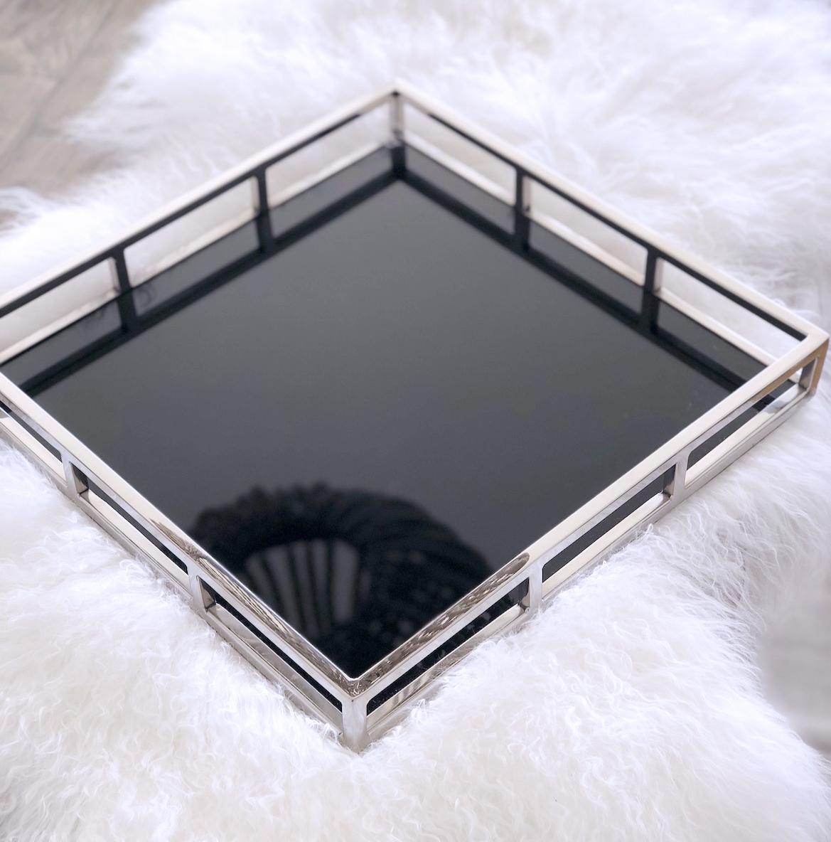 Edles Tablett Edelstahl Glasboden quadratisch Luxury – 40 cm schwarzem Design silber mit Flourou & Interior Art