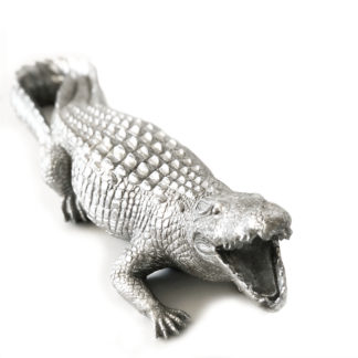 Dekofigur Krokodil Alligator Reptil silber aus Kunststein Polyresin 61 cm XL von Cor Mulder Dschungel Exotik Regenwald Deko fürs Heim