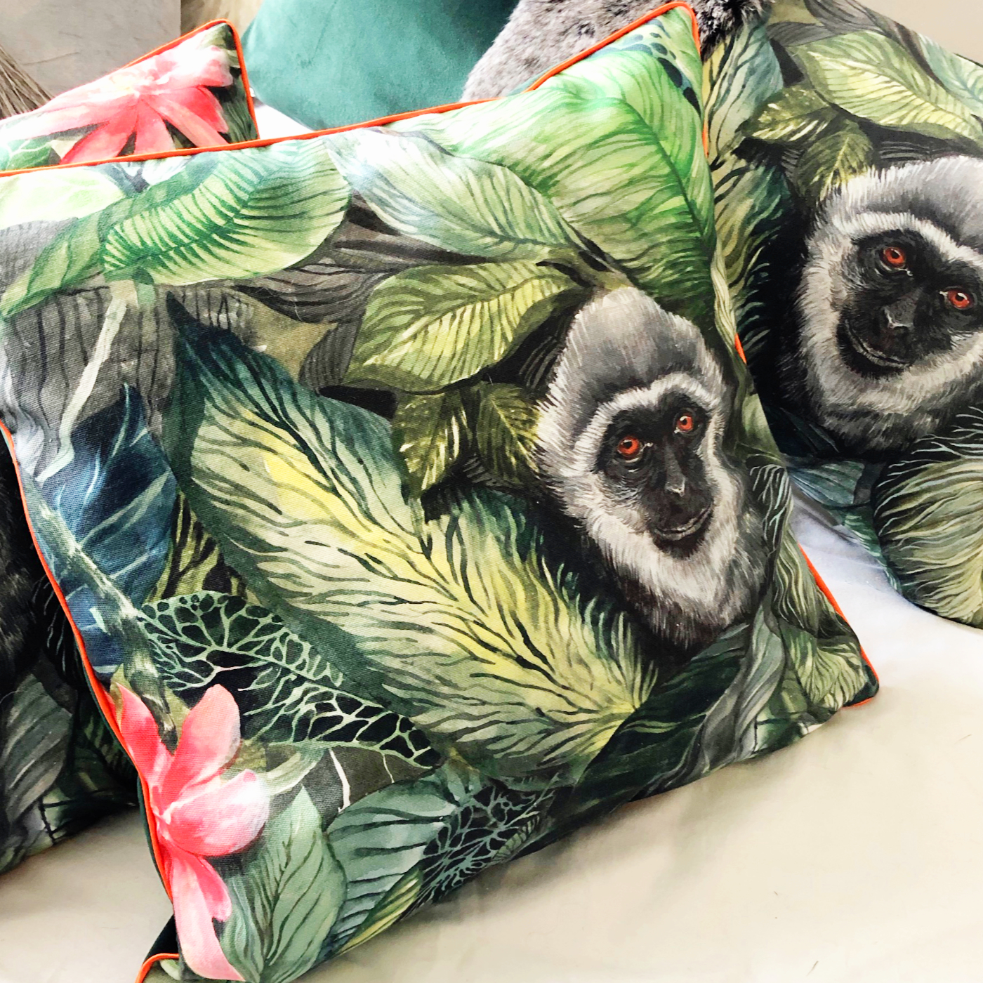 Kissenhülle grün grau Affe Blumen Flourou Exotische Interior – Design & Art Judy Dschungel Luxury