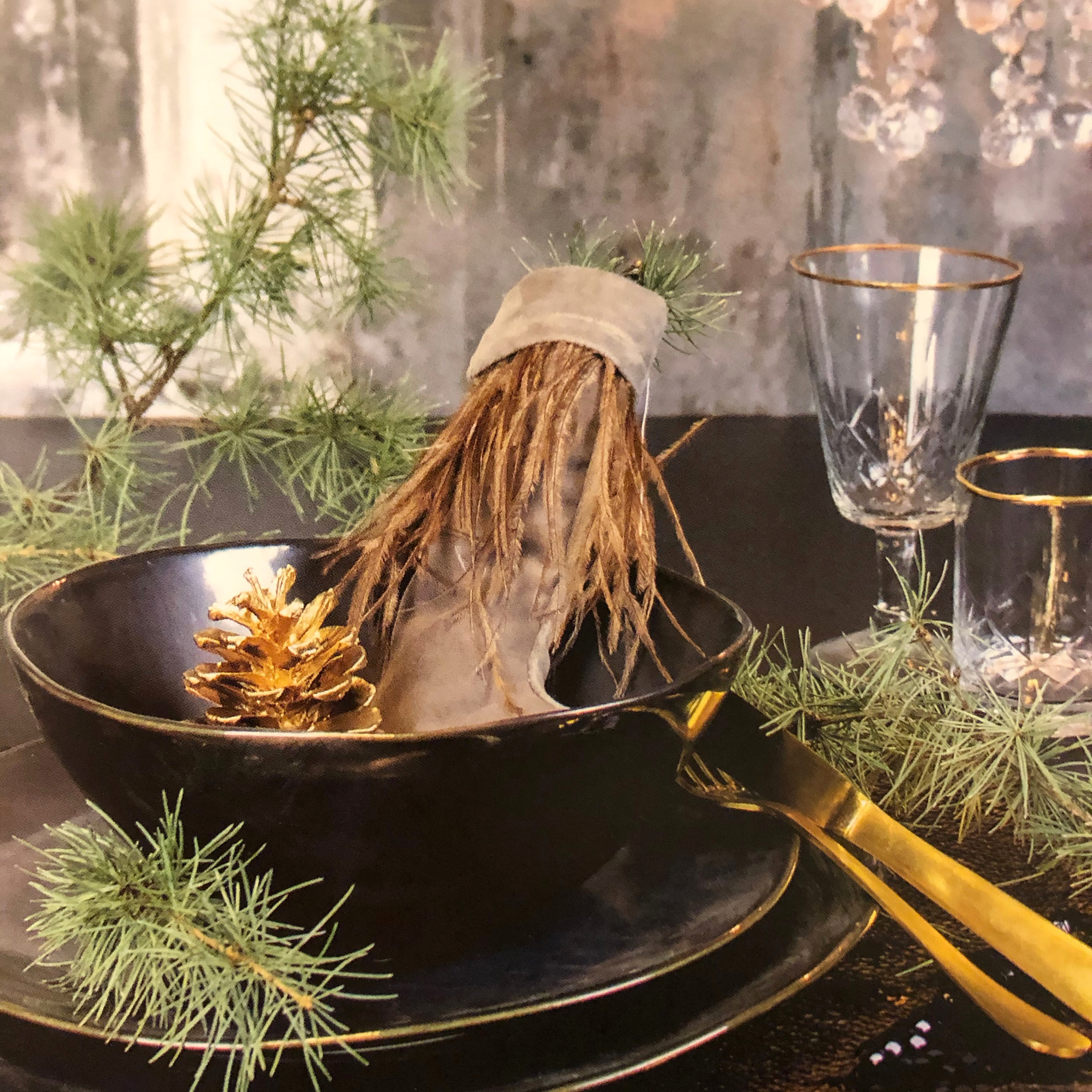 Nikolausstiefel Weihnachtsstiefel rosa rot taupe Dekohänger Socke Weihnachtsstrumpf Weihnachtssocke Samt in rosa taupe beige rot Bordeauxrot mit echten Federn Samtstiefel Samt Weihnachtsstiefel Kaminstiefel Samt Aufhänger Stiefel Nikolaus Santa Claus Weihnachten Kamin Serviettenringe Weihnachten Tischdekoration Weihnachten Tisch Besteckhalter