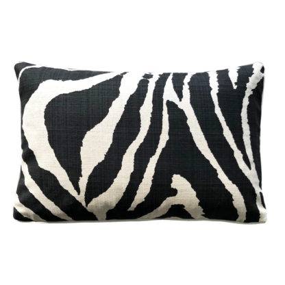 Deko Kissen Zebra animal print schwarz weiß Kissen mit Motiv Zebra schwarz weiß beige Leinenkissen Zebra von steen design