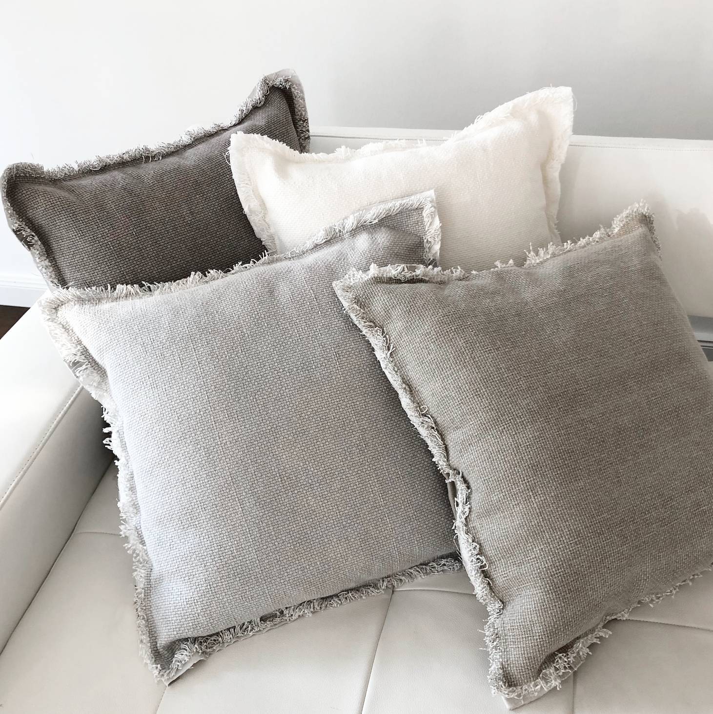 Flourou & Interior Design Dekokissen cm Art grau sand beige Leinen – taupe mit oder Luxury weiß Fransen 60