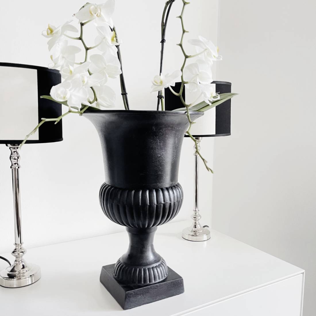 svulst Generator selvbiografi Pokal Vase Amphore mit Sockel schwarz Metall 40 cm – Flourou Luxury  Interior Design & Art