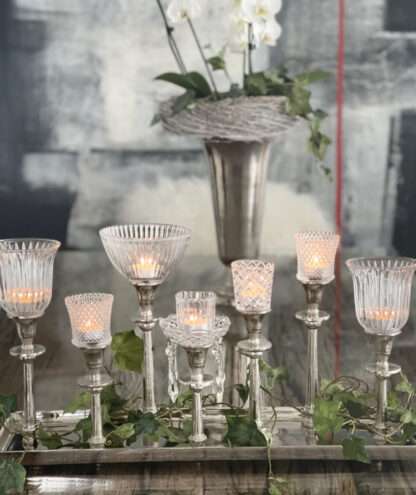 Kerzenhalter Tablett 7armig Kerzenständer auf Tablett silber Metall Alu mit Teelichthalter Glas edel Teelichtleuchter Tablett länglich mit Glaseinsatz