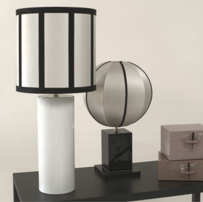 Lampenschirm schwarz weiß aus Seide edel luxuriös mit feinen streifen 30 cm Tischleuchte Tischlampe schwarz weiß