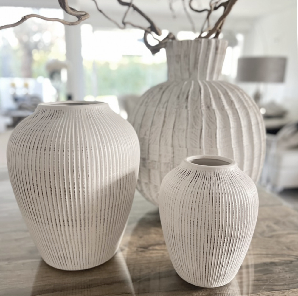 Dekovase Vase weiß beige geriffelt Vase Flute aus Keramik Steingut edel elegant off white Blumenase